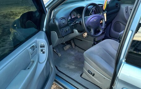 Chrysler Town & Country IV, 2005 год, 850 000 рублей, 16 фотография