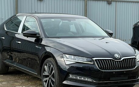 Skoda Superb III рестайлинг, 2025 год, 2 950 000 рублей, 3 фотография