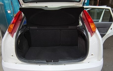 Ford Focus IV, 2001 год, 240 000 рублей, 15 фотография