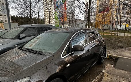 Opel Astra J, 2014 год, 1 000 000 рублей, 2 фотография