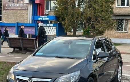 Opel Astra J, 2011 год, 680 000 рублей, 11 фотография