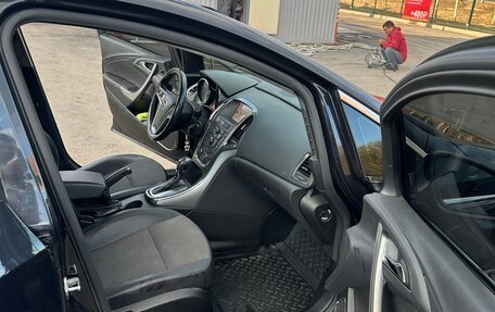 Opel Astra J, 2011 год, 680 000 рублей, 24 фотография