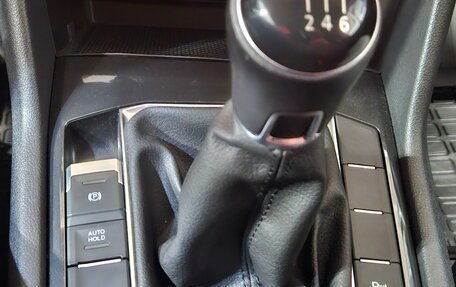 Volkswagen Tiguan II, 2019 год, 2 100 000 рублей, 16 фотография