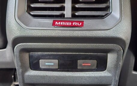 Volkswagen Tiguan II, 2019 год, 2 100 000 рублей, 18 фотография