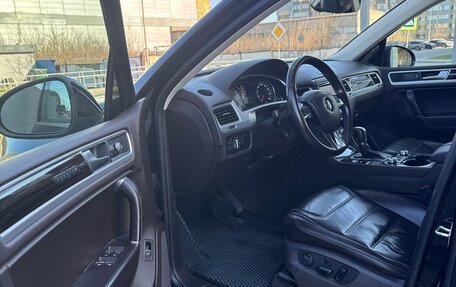 Volkswagen Touareg III, 2017 год, 3 250 000 рублей, 3 фотография