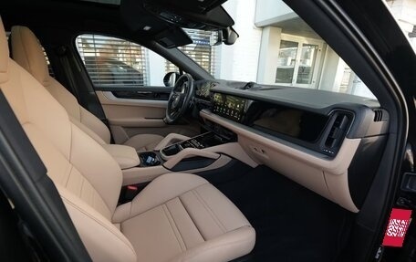 Porsche Cayenne III, 2025 год, 13 683 000 рублей, 14 фотография