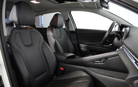 Hyundai Elantra, 2024 год, 2 099 000 рублей, 11 фотография