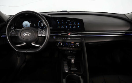 Hyundai Elantra, 2024 год, 2 099 000 рублей, 9 фотография