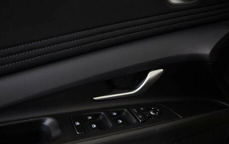 Hyundai Elantra, 2024 год, 2 099 000 рублей, 20 фотография