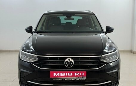 Volkswagen Tiguan II, 2021 год, 2 920 000 рублей, 2 фотография