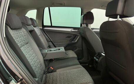 Volkswagen Tiguan II, 2021 год, 2 920 000 рублей, 13 фотография