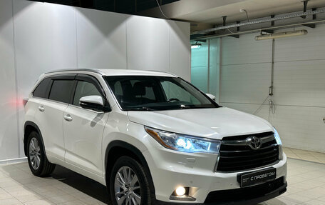 Toyota Highlander III, 2014 год, 2 570 000 рублей, 3 фотография