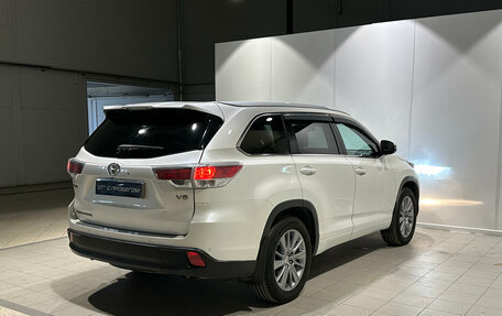 Toyota Highlander III, 2014 год, 2 570 000 рублей, 7 фотография