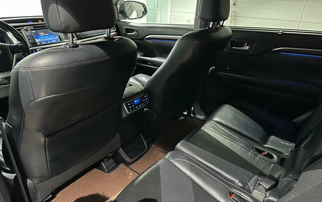 Toyota Highlander III, 2014 год, 2 570 000 рублей, 8 фотография