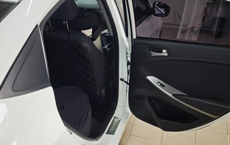 Hyundai Solaris II рестайлинг, 2015 год, 1 000 000 рублей, 5 фотография