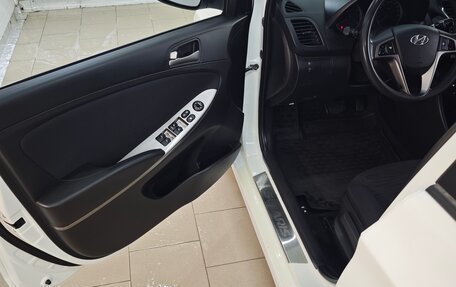 Hyundai Solaris II рестайлинг, 2015 год, 1 000 000 рублей, 6 фотография