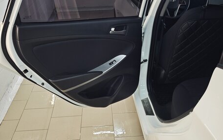 Hyundai Solaris II рестайлинг, 2015 год, 1 000 000 рублей, 7 фотография