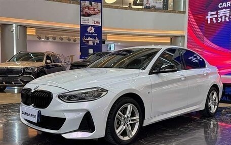 BMW 1 серия, 2022 год, 1 821 000 рублей, 1 фотография