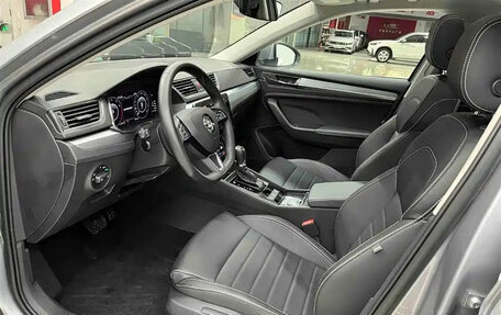 Skoda Superb III рестайлинг, 2022 год, 2 090 000 рублей, 5 фотография