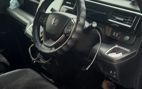 Honda Stepwgn IV, 2016 год, 1 700 000 рублей, 8 фотография