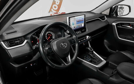Toyota RAV4, 2019 год, 3 250 000 рублей, 7 фотография