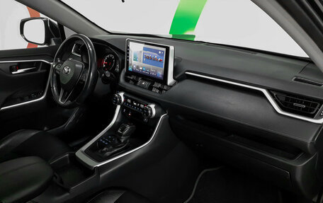 Toyota RAV4, 2019 год, 3 250 000 рублей, 9 фотография