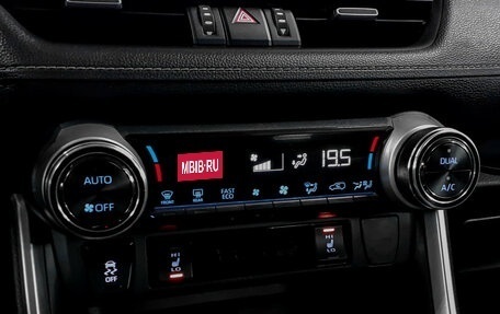 Toyota RAV4, 2019 год, 3 250 000 рублей, 16 фотография