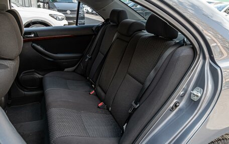 Toyota Avensis III рестайлинг, 2004 год, 678 000 рублей, 9 фотография