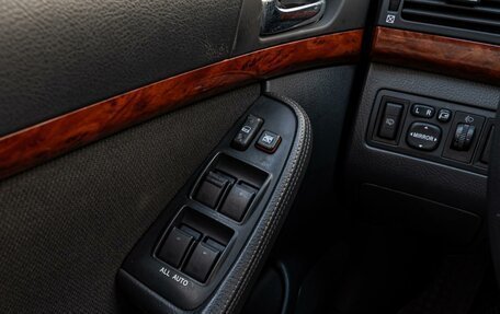 Toyota Avensis III рестайлинг, 2004 год, 678 000 рублей, 19 фотография