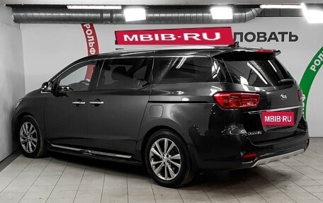 KIA Carnival III, 2019 год, 2 990 000 рублей, 6 фотография