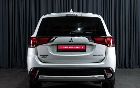 Mitsubishi Outlander III рестайлинг 3, 2018 год, 1 920 000 рублей, 4 фотография