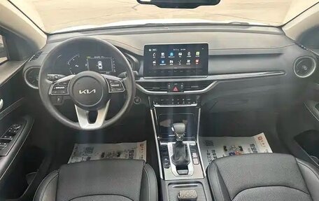 KIA K3, 2023 год, 1 526 000 рублей, 10 фотография