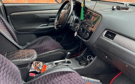 Mitsubishi Outlander III рестайлинг 3, 2014 год, 1 550 000 рублей, 6 фотография