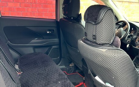 Mitsubishi Outlander III рестайлинг 3, 2014 год, 1 550 000 рублей, 5 фотография