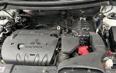 Mitsubishi Outlander III рестайлинг 3, 2014 год, 1 550 000 рублей, 2 фотография