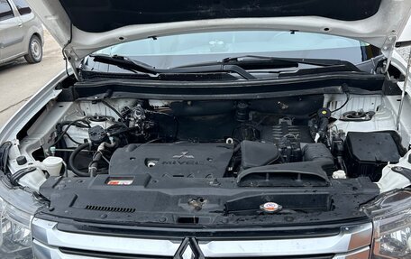 Mitsubishi Outlander III рестайлинг 3, 2014 год, 1 550 000 рублей, 3 фотография