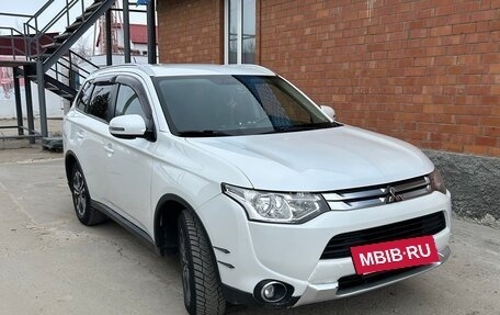 Mitsubishi Outlander III рестайлинг 3, 2014 год, 1 550 000 рублей, 11 фотография