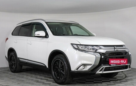 Mitsubishi Outlander III рестайлинг 3, 2019 год, 2 759 000 рублей, 3 фотография