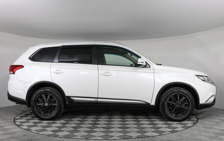 Mitsubishi Outlander III рестайлинг 3, 2019 год, 2 759 000 рублей, 4 фотография