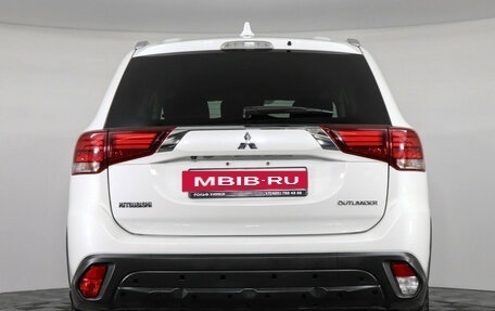 Mitsubishi Outlander III рестайлинг 3, 2019 год, 2 759 000 рублей, 6 фотография