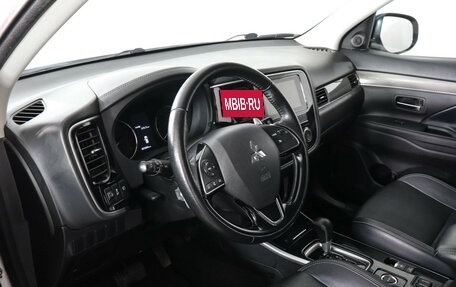 Mitsubishi Outlander III рестайлинг 3, 2019 год, 2 759 000 рублей, 9 фотография