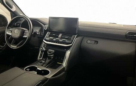 Toyota Land Cruiser, 2022 год, 9 850 000 рублей, 9 фотография