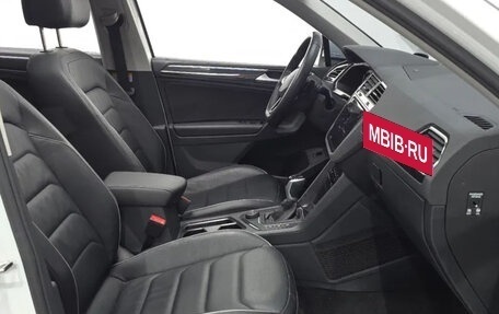 Volkswagen Tiguan II, 2022 год, 2 330 000 рублей, 9 фотография