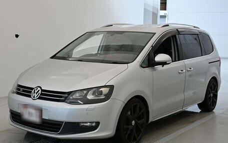 Volkswagen Sharan II, 2011 год, 760 000 рублей, 1 фотография