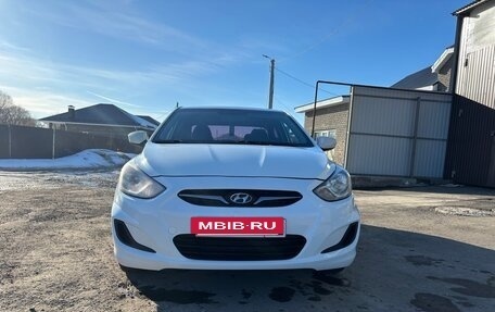 Hyundai Solaris II рестайлинг, 2014 год, 645 000 рублей, 2 фотография