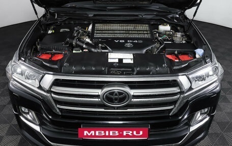 Toyota Land Cruiser 200, 2018 год, 5 675 000 рублей, 9 фотография