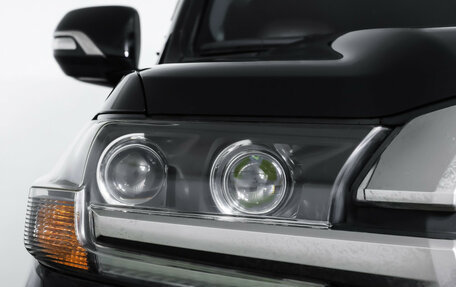 Toyota Land Cruiser 200, 2018 год, 5 675 000 рублей, 27 фотография