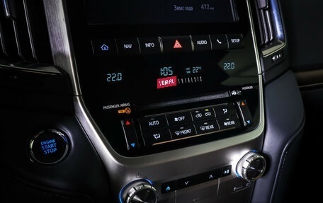 Toyota Land Cruiser 200, 2018 год, 5 675 000 рублей, 19 фотография