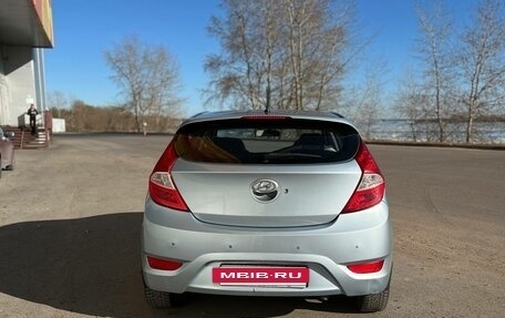 Hyundai Solaris II рестайлинг, 2011 год, 600 000 рублей, 4 фотография