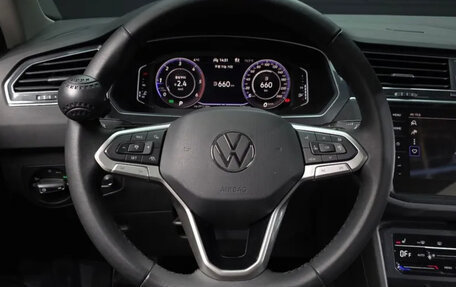 Volkswagen Tiguan II, 2022 год, 2 415 000 рублей, 12 фотография